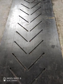 Chevron-conveyor-belting